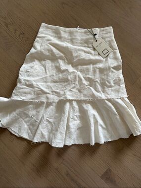 NWT Mo Vint White Ruffle Hem Skirt